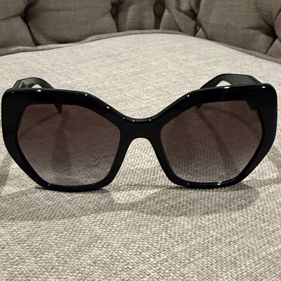 Prada Black Hexagon Oversized Sunglasses - Picture 1 of 5